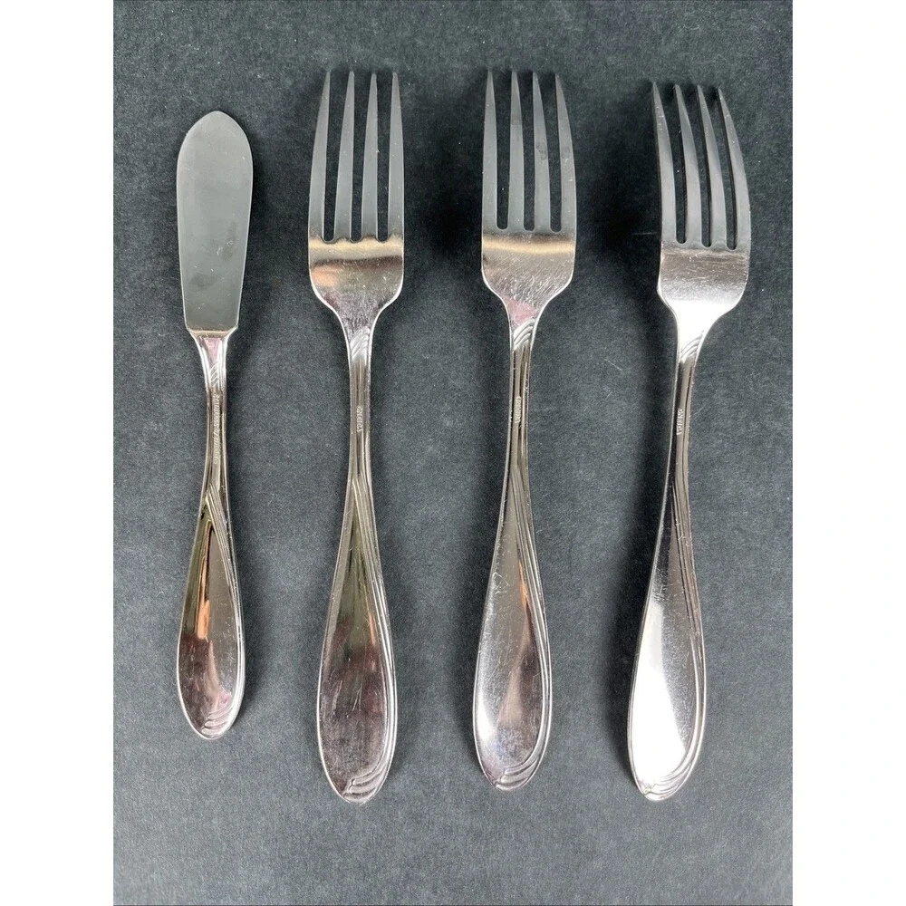 16‎ Pc ONEIDA Stainless Camber Cresta Windswept Scroll Flatware Set